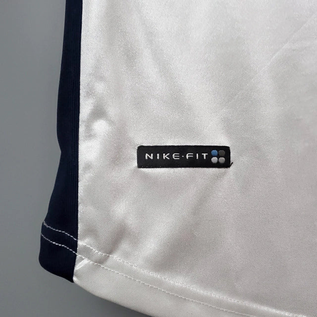 Camisa Retrô Paris Saint-Germain II 1998/1999 - Torcedor Nike Masculina - Branca, azul e vermelha