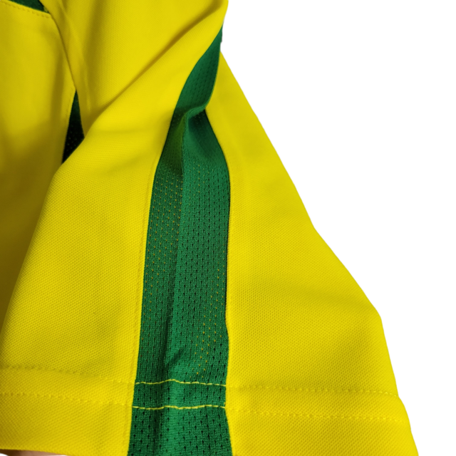Camisa Seleção Brasileira Retrô I 2002 Nike Torcedor Masculina -Amarela com detalhes em verde