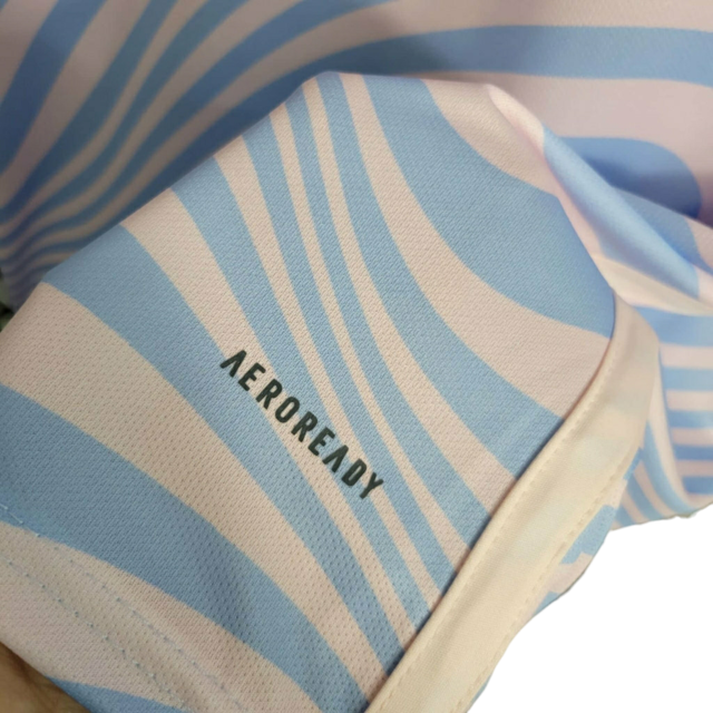 Camisa Arsenal Treino 23/24 - Torcedor Adidas Masculina - Ondulações em azul e detalhes rosa