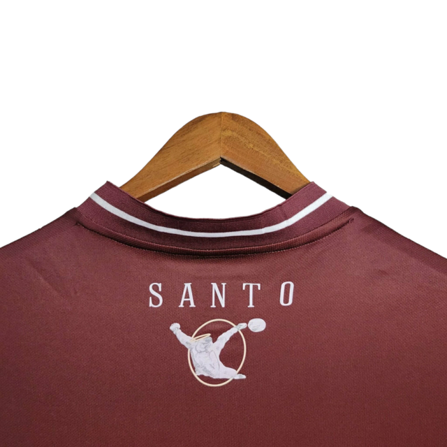 Camisa Atlético Mineiro Edição 10 anos (O MILAGRE DE SÃO VICTOR) - Torcedor Le Coq Sportif Masculina - Vermelha com detalhes em dourado e preto