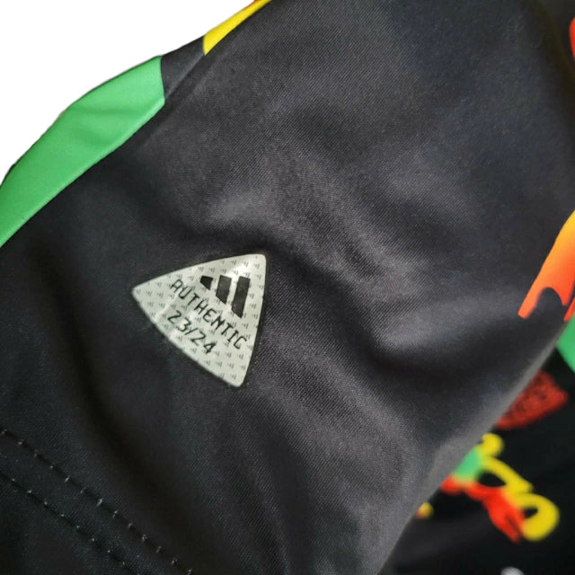 Camisa Ajax Edição Especial 23/24 - Torcedor Adidas Masculina - Preta com detalhes em homenagem ao Bob Marley