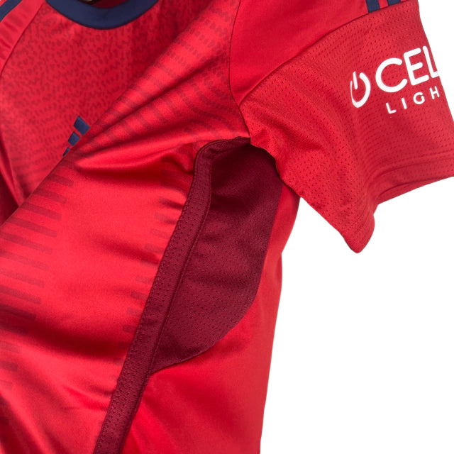 Camisa Osasuna I 23/24 - Torcedor Adidas Masculina - Vermelha com detalhes em azul e branco