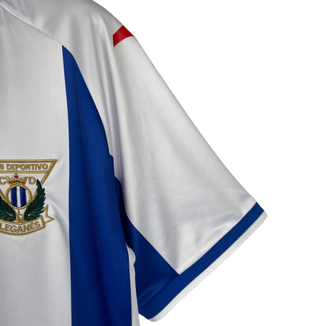 Camisa Leganés I 23/24 - Torcedor Joma Masculina - Branca com detalhes em azul
