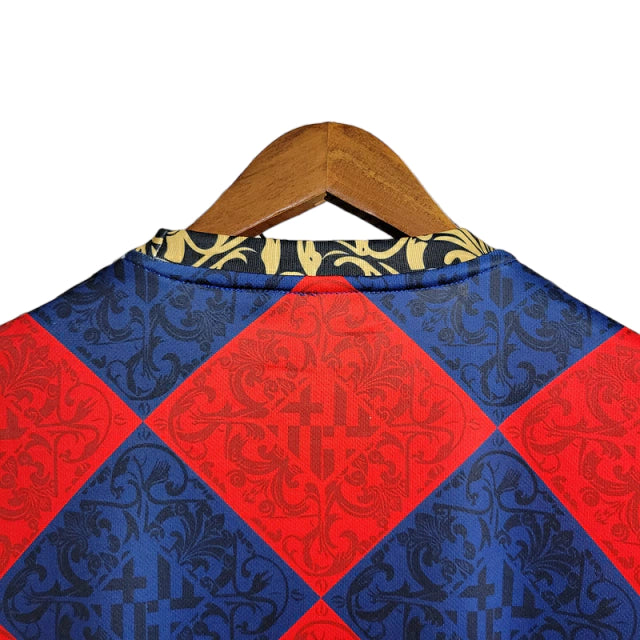Camisa Barcelona Treino 23/24 - Torcedor Nike Masculina - Grená com detalhes em dourado e preto