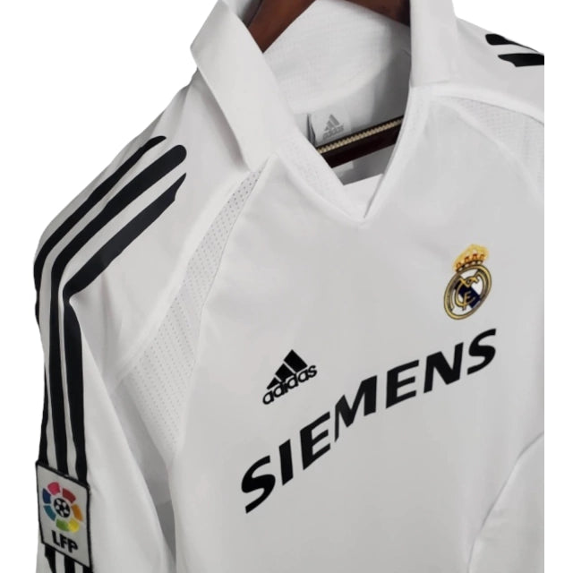 Camisa Retrô Real Madrid I 05/06 - Masculina Adidas - Branca com detalhes em preto