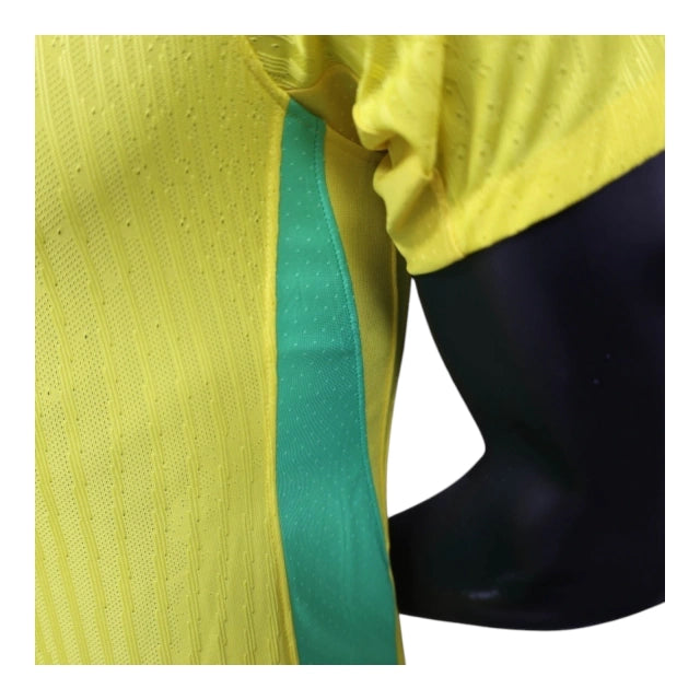 Camisa Seleção Brasileira I 25/26 - Jogador Nike Masculina - Amarela com detalhes em azul e verde